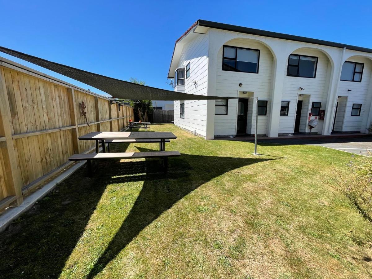 Hacienda Motor Lodge Palmerston North Exterior foto